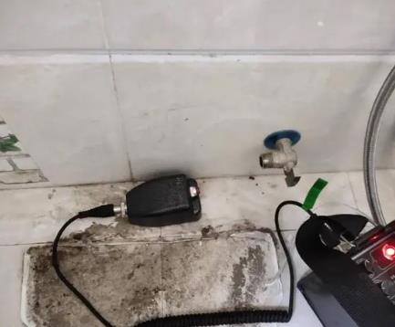 白山屋顶漏水维修公司分享下卫生间漏水的危害及解决方法
